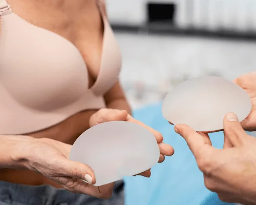 Aumento das mamas com implantes